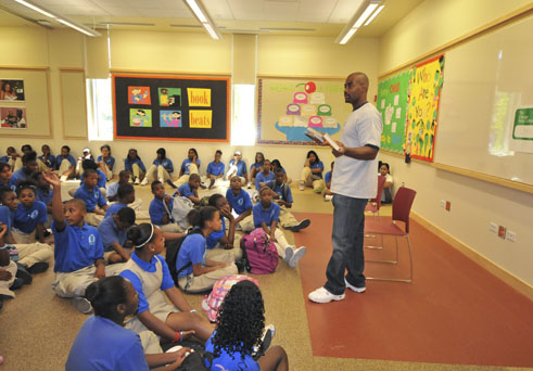 NFL Veteran Chris Draft Visits Chicago Public Library