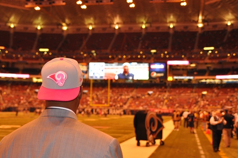 Team Draft Kicks Off Thursday Night Football With Cancer Awareness Video